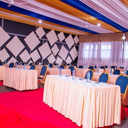 Buraha Zenoni Hotel And Resort Nakuru Kültér fotó
