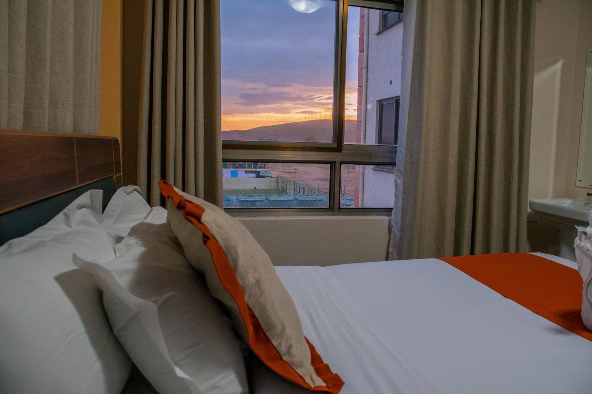 Buraha Zenoni Hotel And Resort Nakuru Kültér fotó