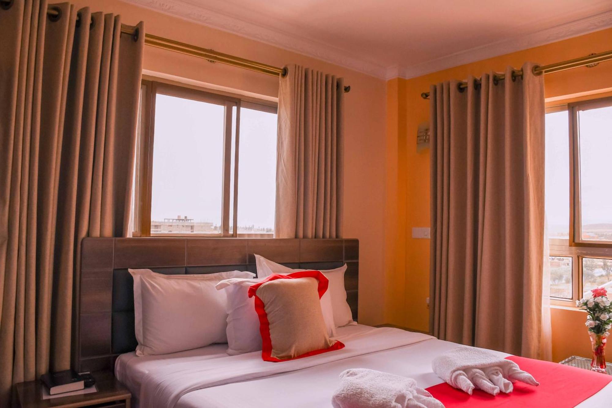 Buraha Zenoni Hotel And Resort Nakuru Kültér fotó