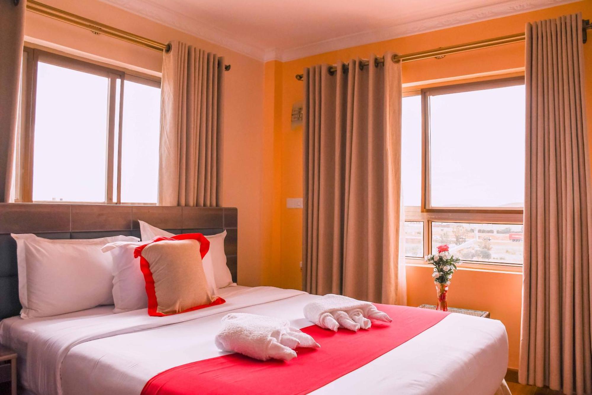 Buraha Zenoni Hotel And Resort Nakuru Kültér fotó