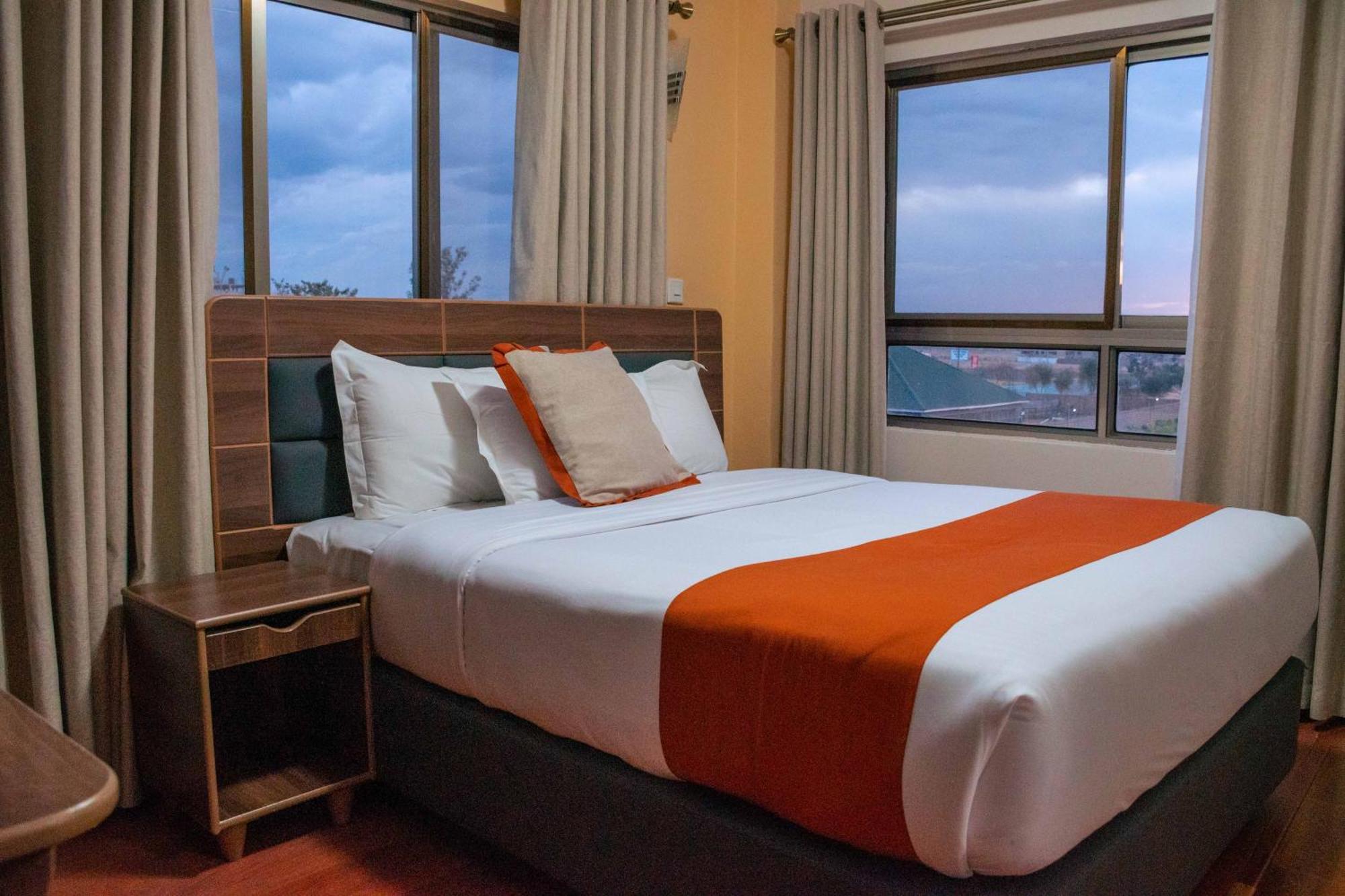 Buraha Zenoni Hotel And Resort Nakuru Kültér fotó