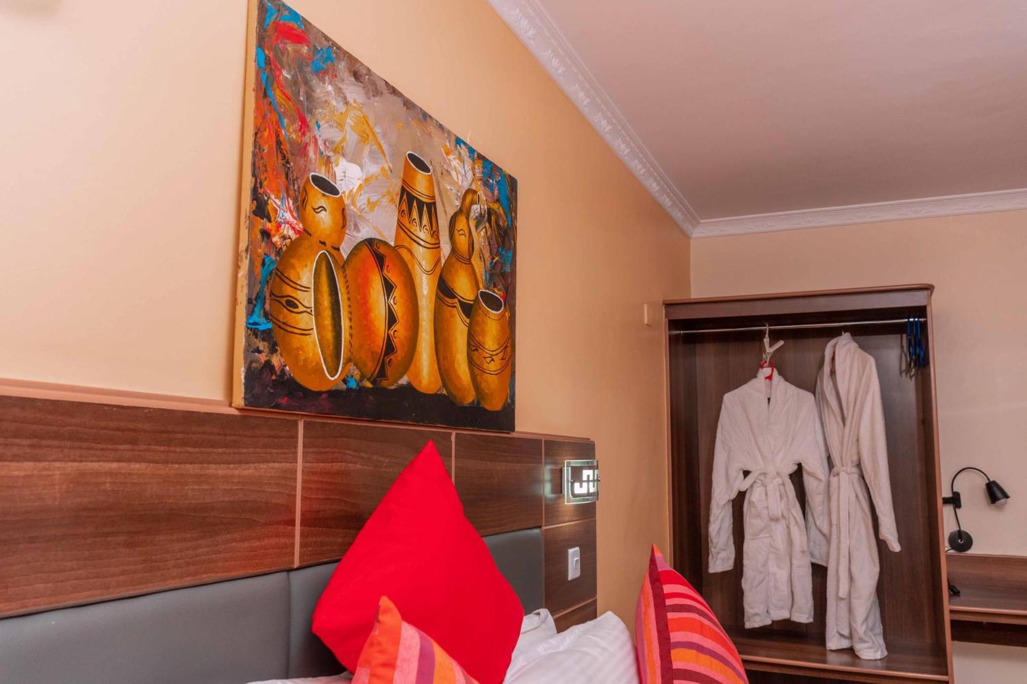 Buraha Zenoni Hotel And Resort Nakuru Kültér fotó