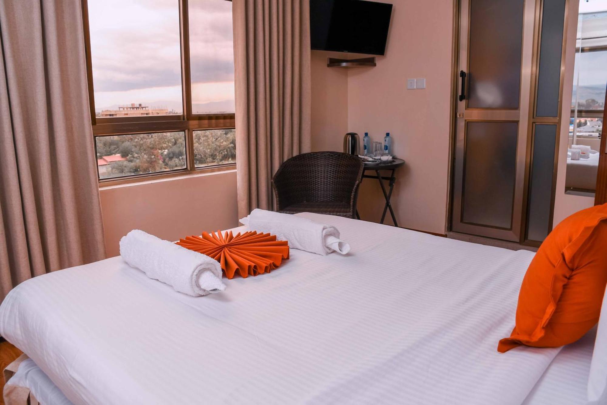 Buraha Zenoni Hotel And Resort Nakuru Kültér fotó
