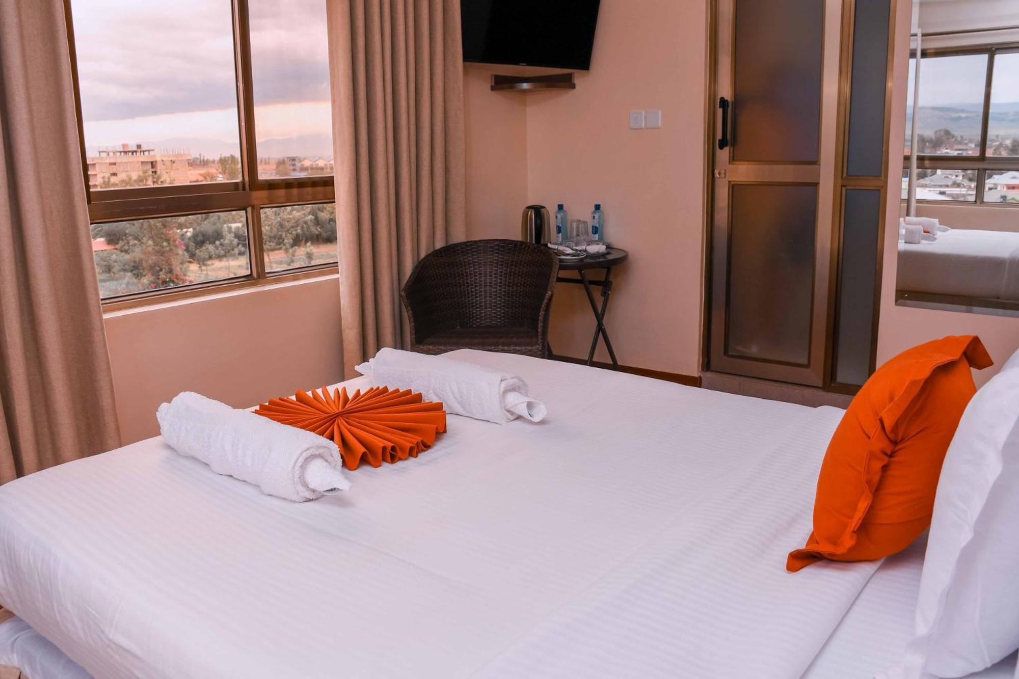 Buraha Zenoni Hotel And Resort Nakuru Kültér fotó