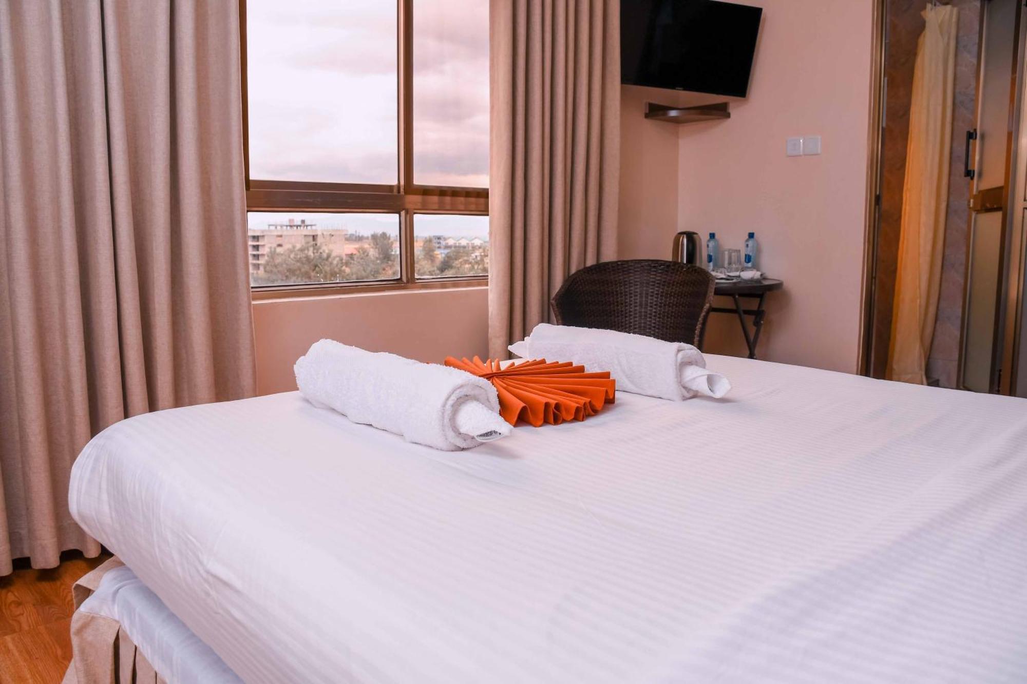 Buraha Zenoni Hotel And Resort Nakuru Kültér fotó