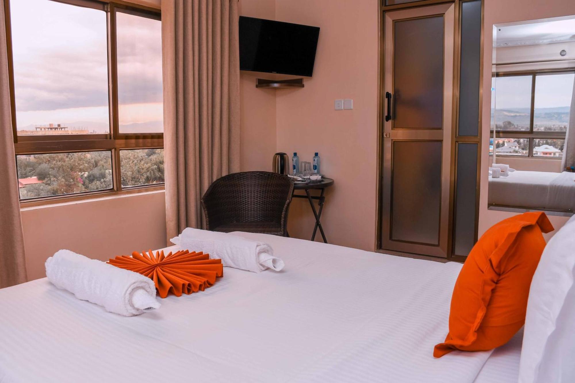 Buraha Zenoni Hotel And Resort Nakuru Kültér fotó