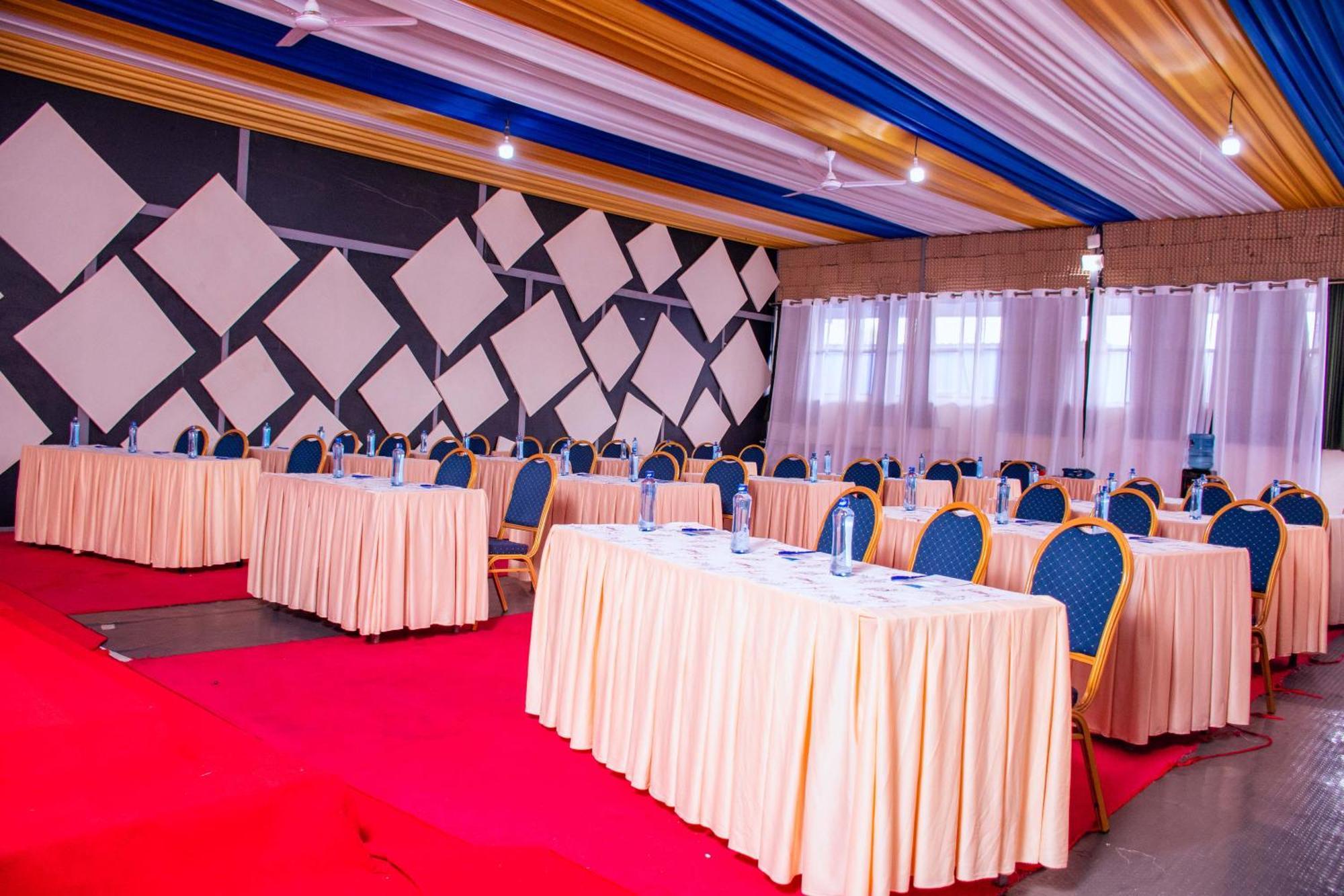 Buraha Zenoni Hotel And Resort Nakuru Kültér fotó